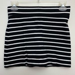 Cute black white striped mini shirt